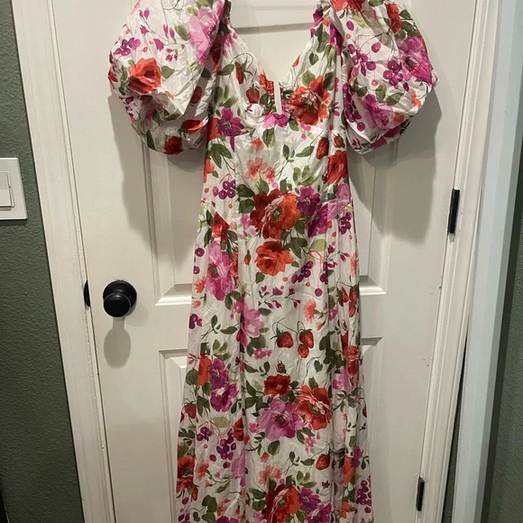 Abercrombie & Finch Floral Puff Sleeve Dress size Medium - Picture 5 of 7